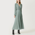 Autumn pleated V-neck women's long sleeve dress