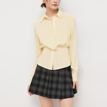 Lightweight slim-fit women's long-sleeved shirt