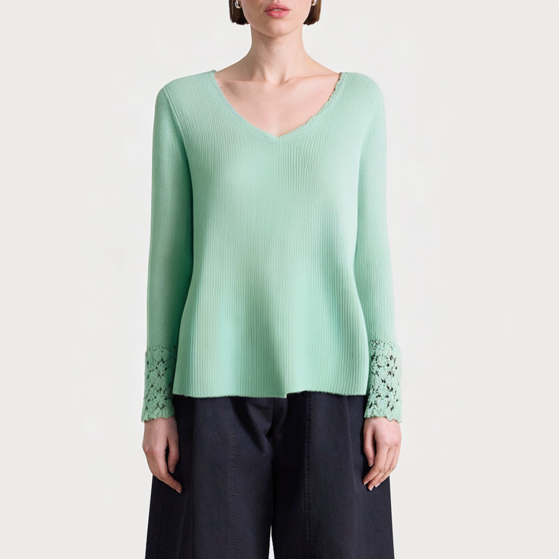 Soft V-neck slim-fit women's sweater