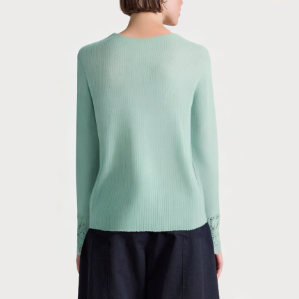 Soft V-neck slim-fit women's sweater