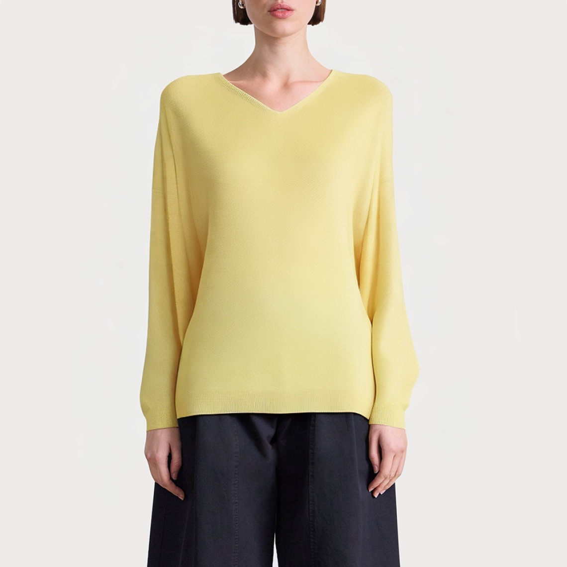 Simple solid color loose women's sweater