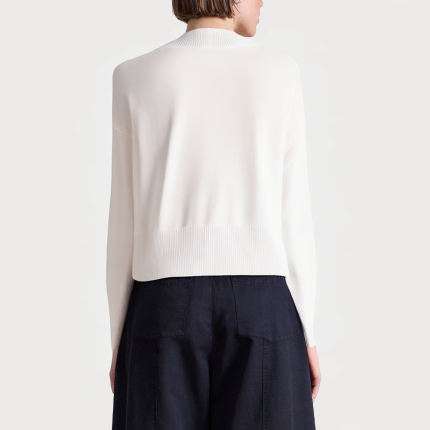 White diamond button V-neck women's sweater